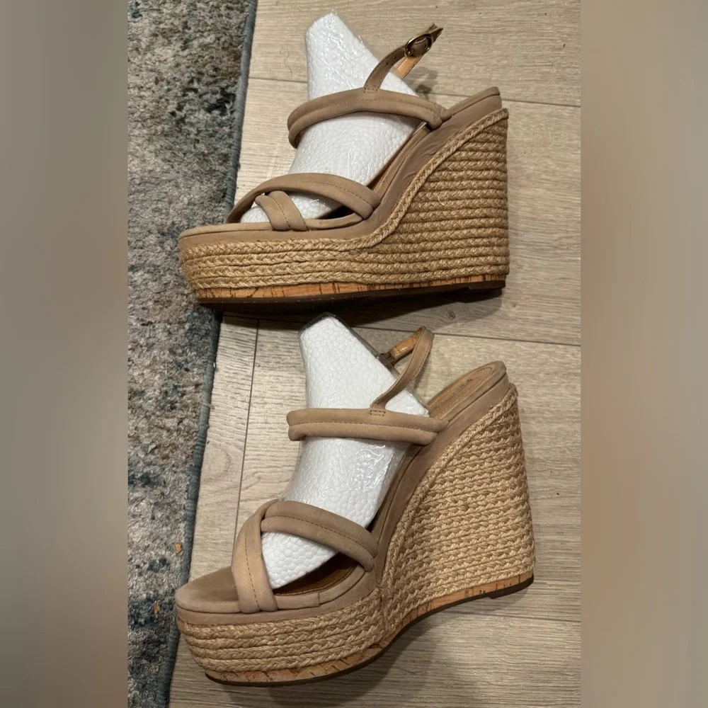 Elegant Tan‎ Wedge Sandals